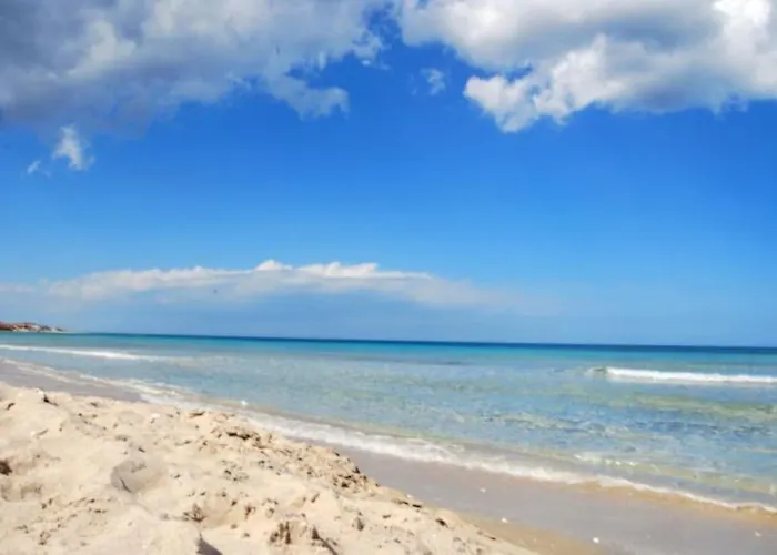 度假居 Eleutheria By The *