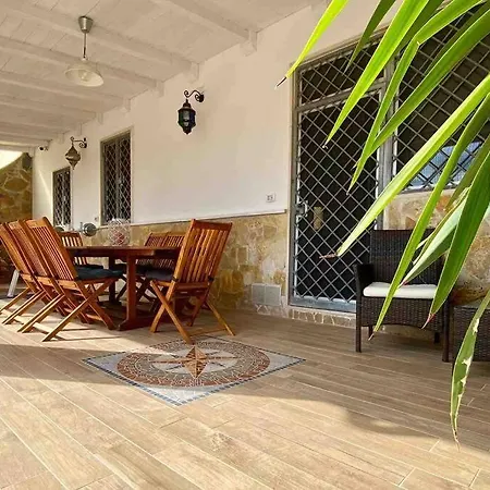 Vakantiehuis Eleutheria By The